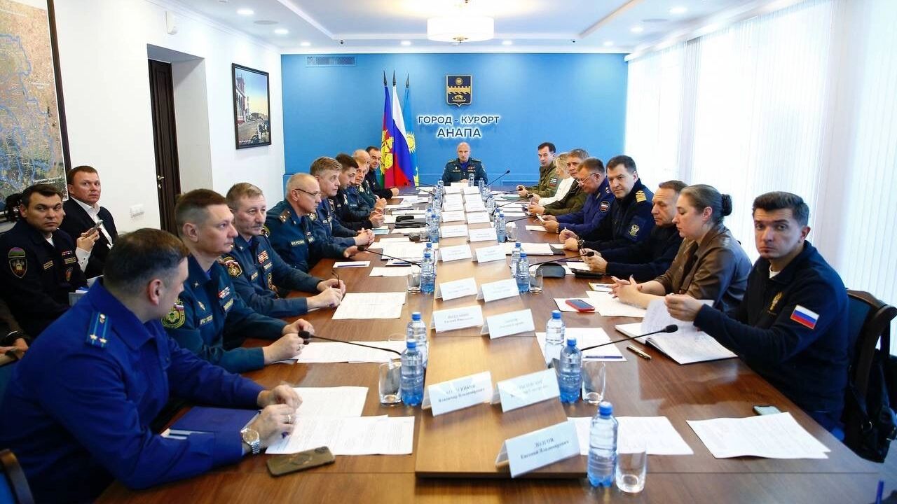 Вопрос дня: почему в Анапе и Темрюке выплыли 900 тонн мазута?