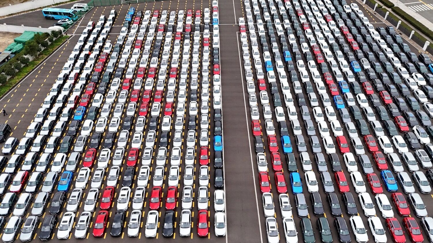 АвтоВАЗ освободили от налога на прибыль: почему этого мало, чтобы спасти завод