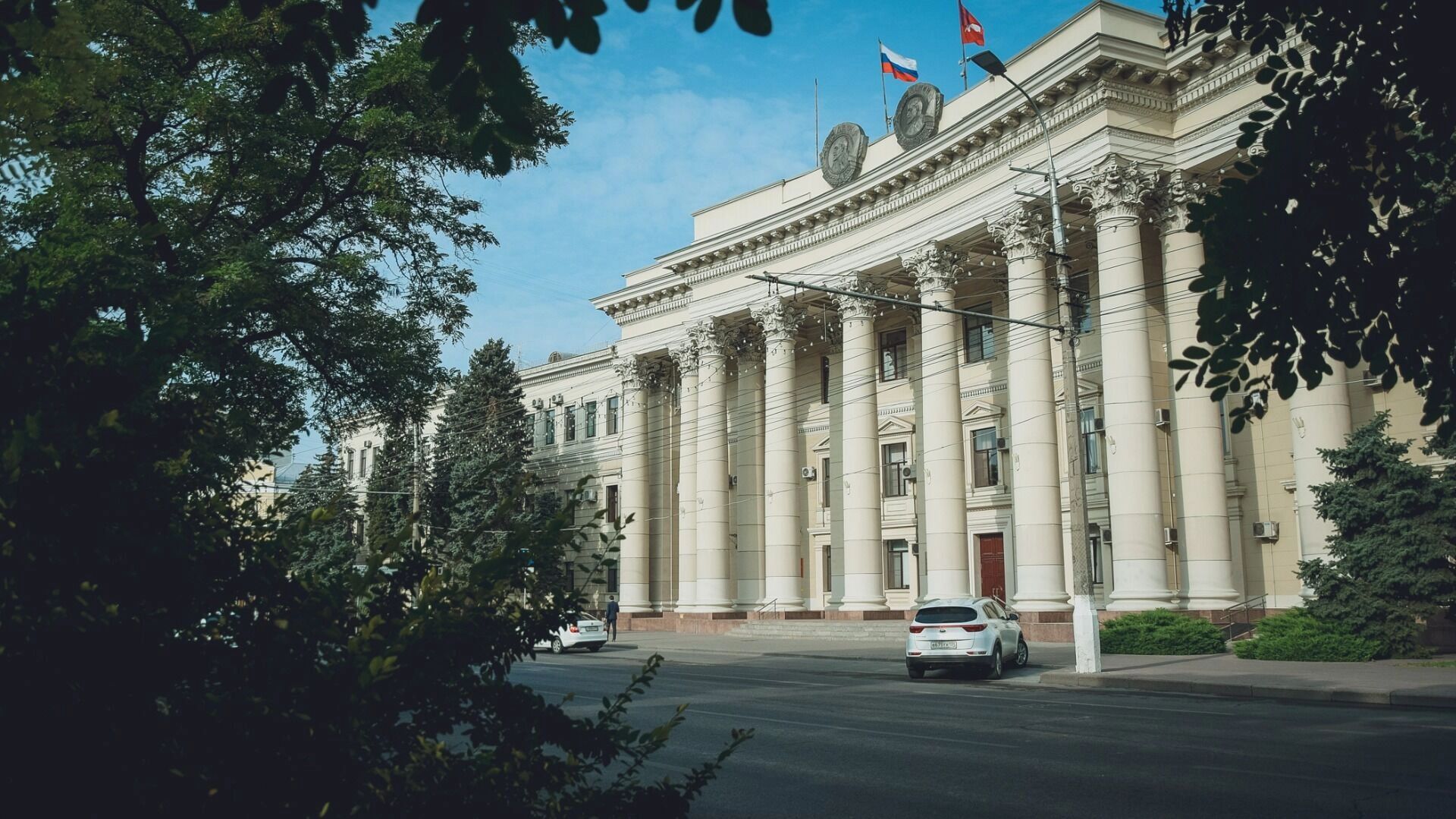 Попытка номер 5: в Волгограде ищут подрядчика на ремонт здания облисполкома