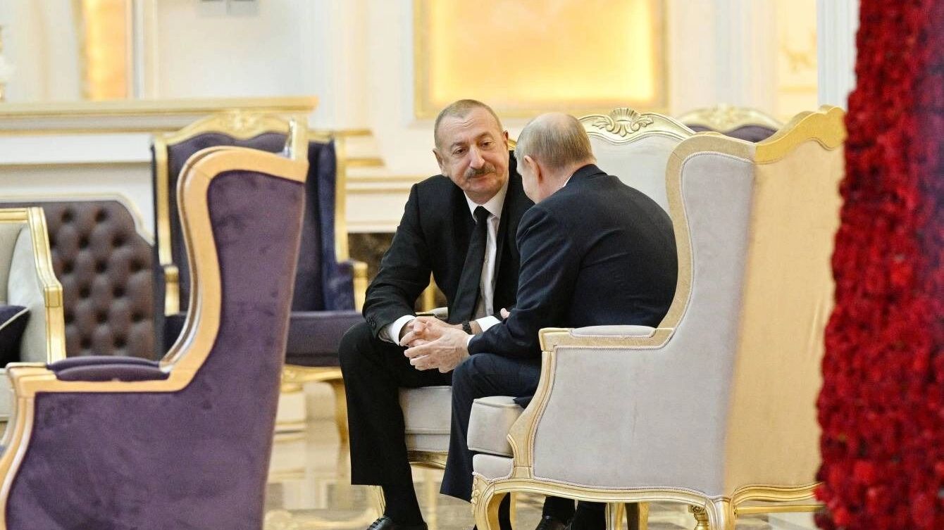 Отработала ПВО: Путин назвал причины катастрофы самолета AZAL