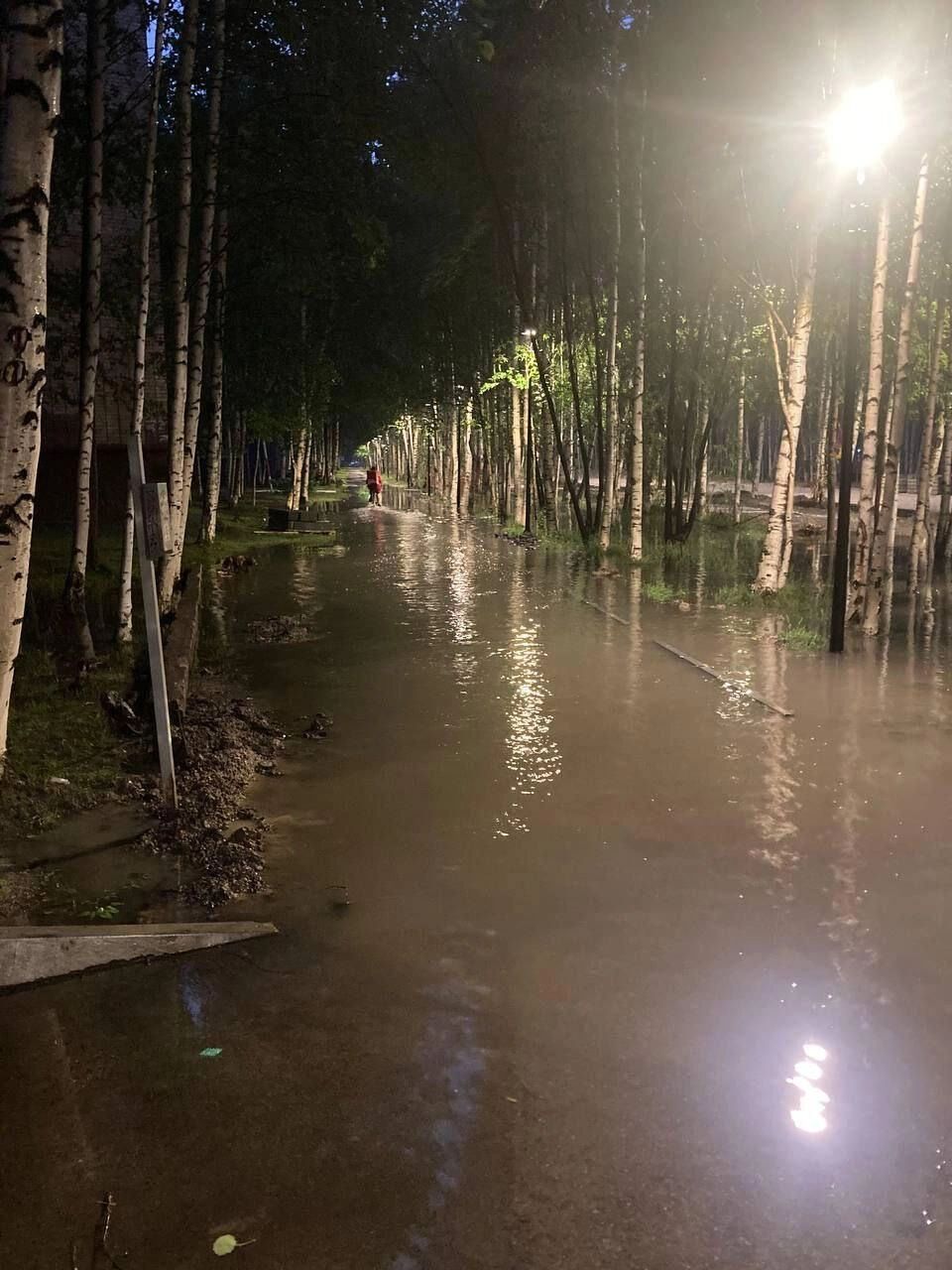 Несколько улиц ушло под воду