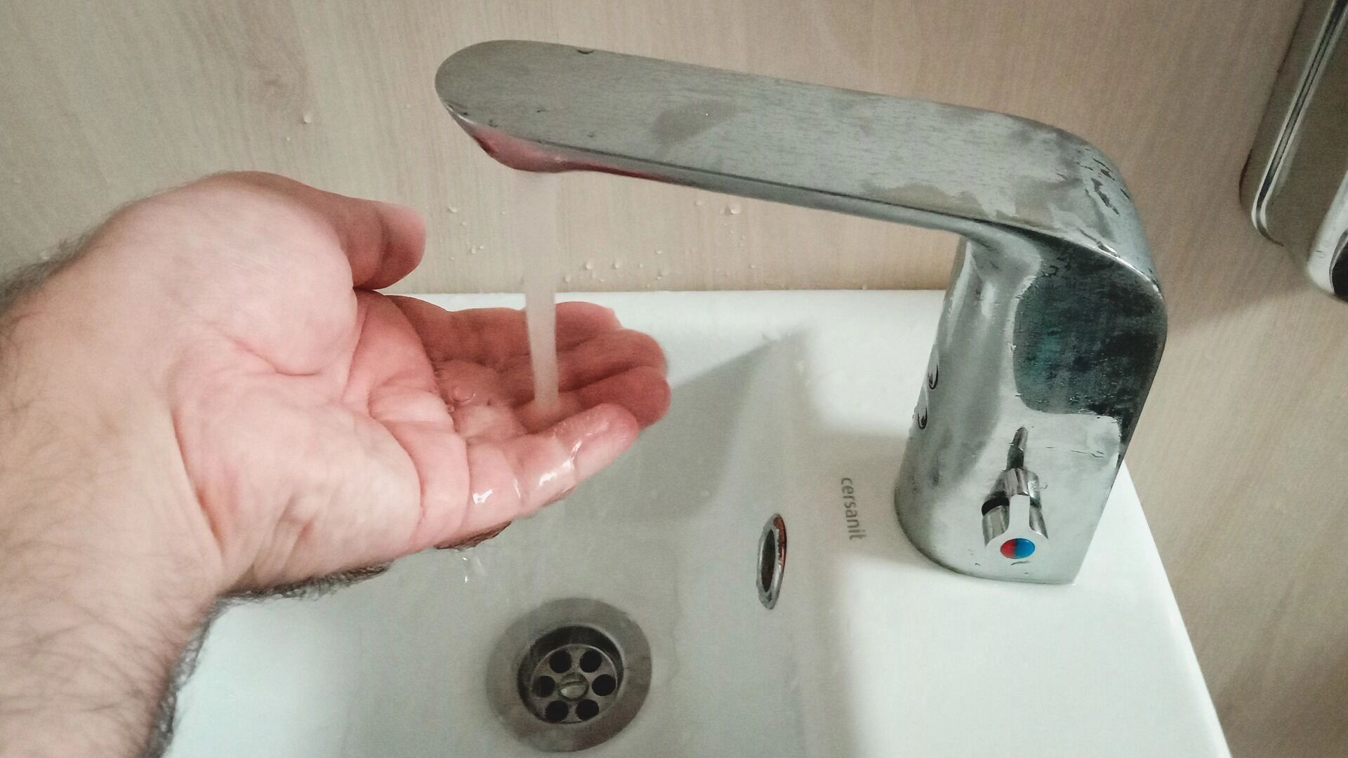 В понедельник тысячи пермяков останутся без воды. Адреса отключений