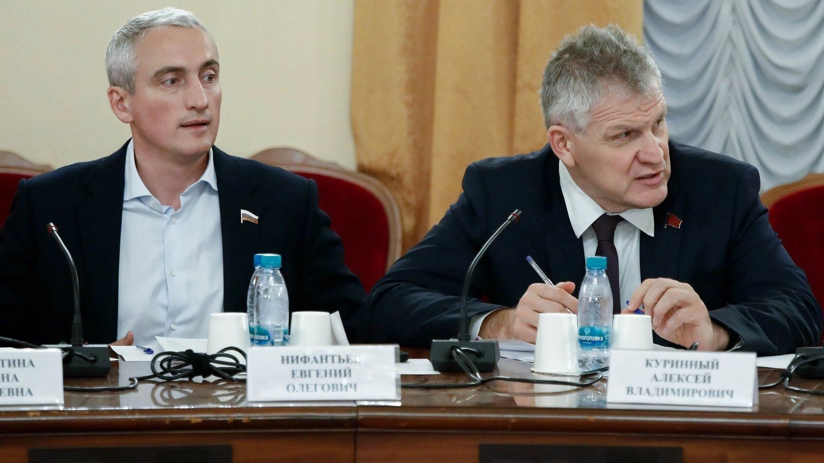 Врачи-рабы. К чему приведет закон об обязательной отработке медиков в ОМС после вуза