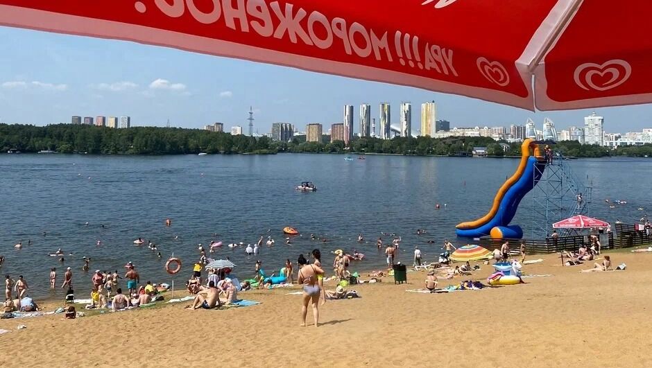 Где поплавать в Москве: пляж на «Живописной бухте» всего в километре от МКАД, но вход платный