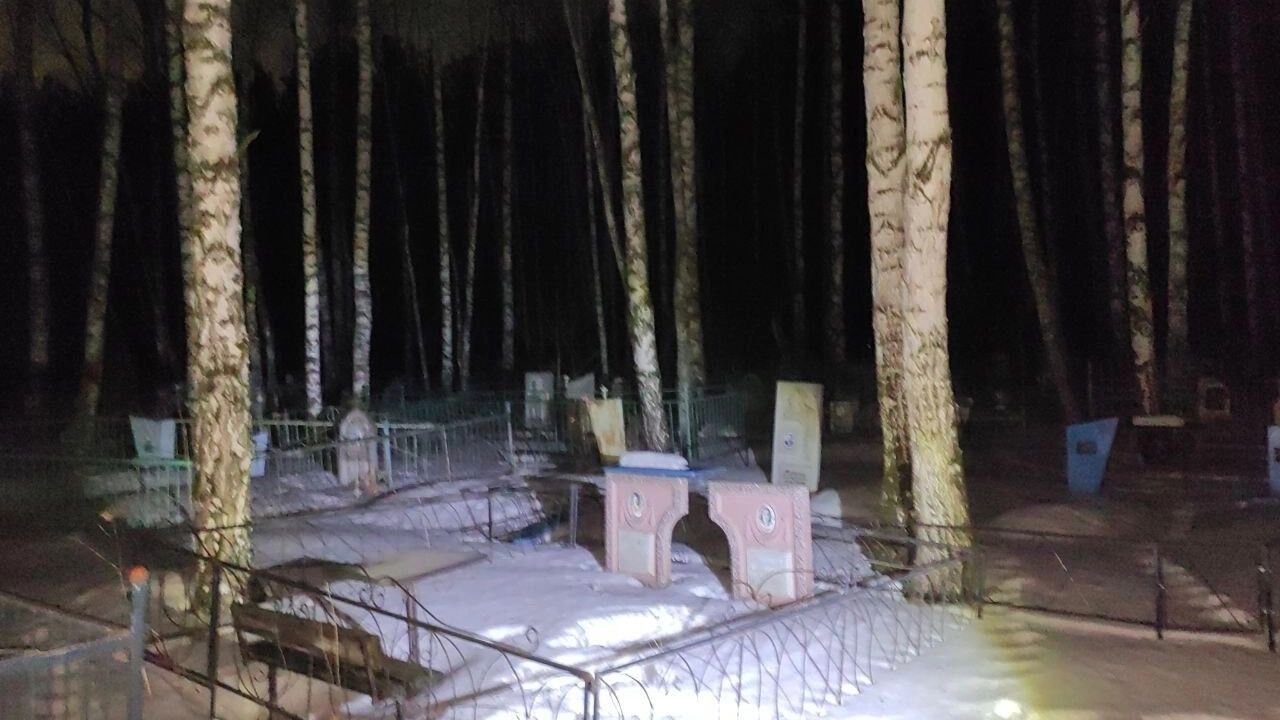Ребенок пропал после записи шокирующего видео на кладбище