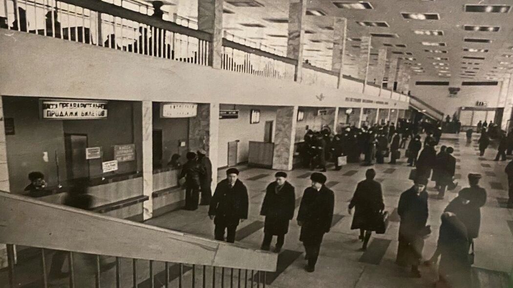 Аэровокзал в Нижнем Новгороде в 1988 году