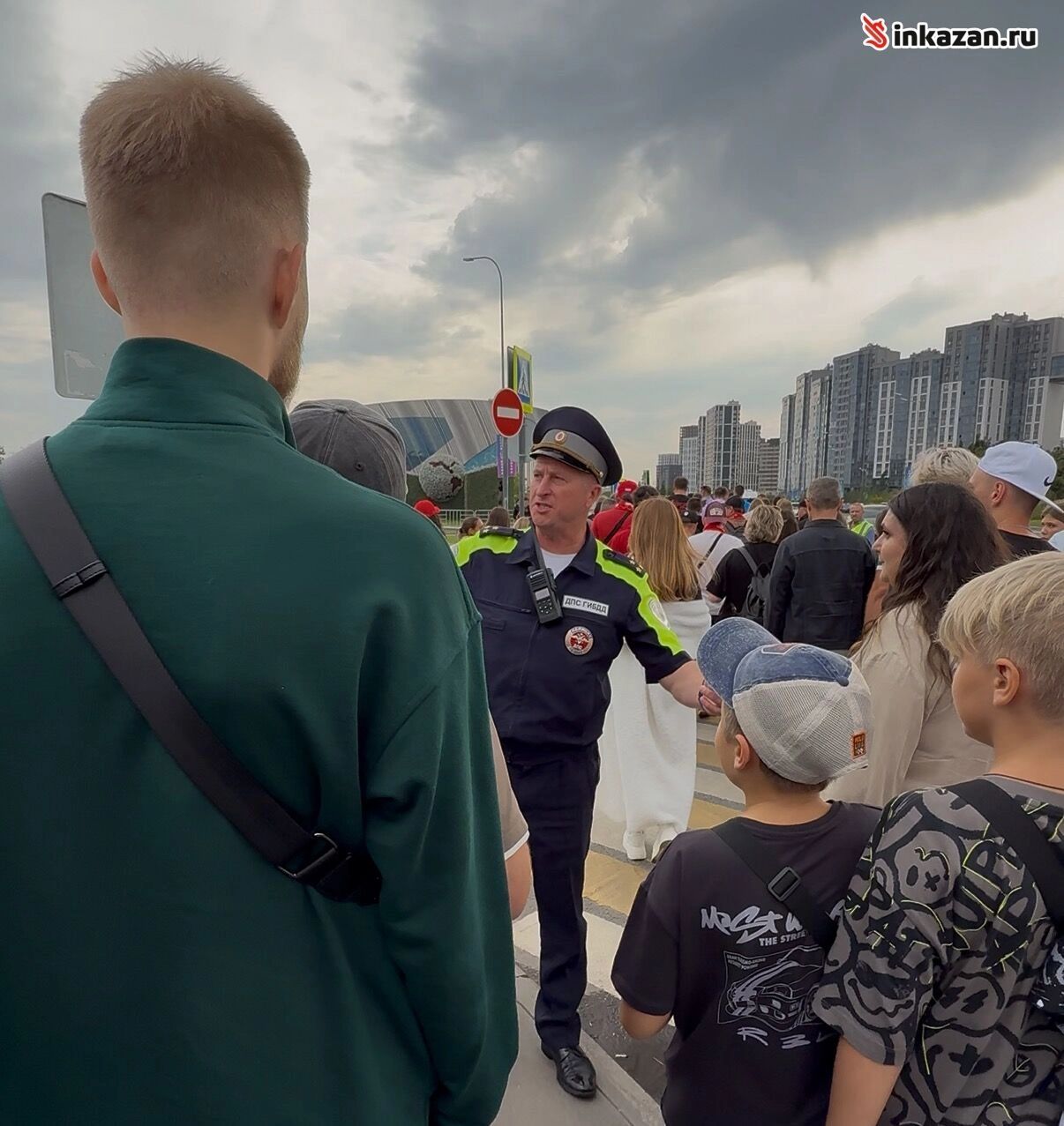 Болельщики «Рубина» и «Спартака» возращались с матча под песни репетирующий на «Новой волне» артистов