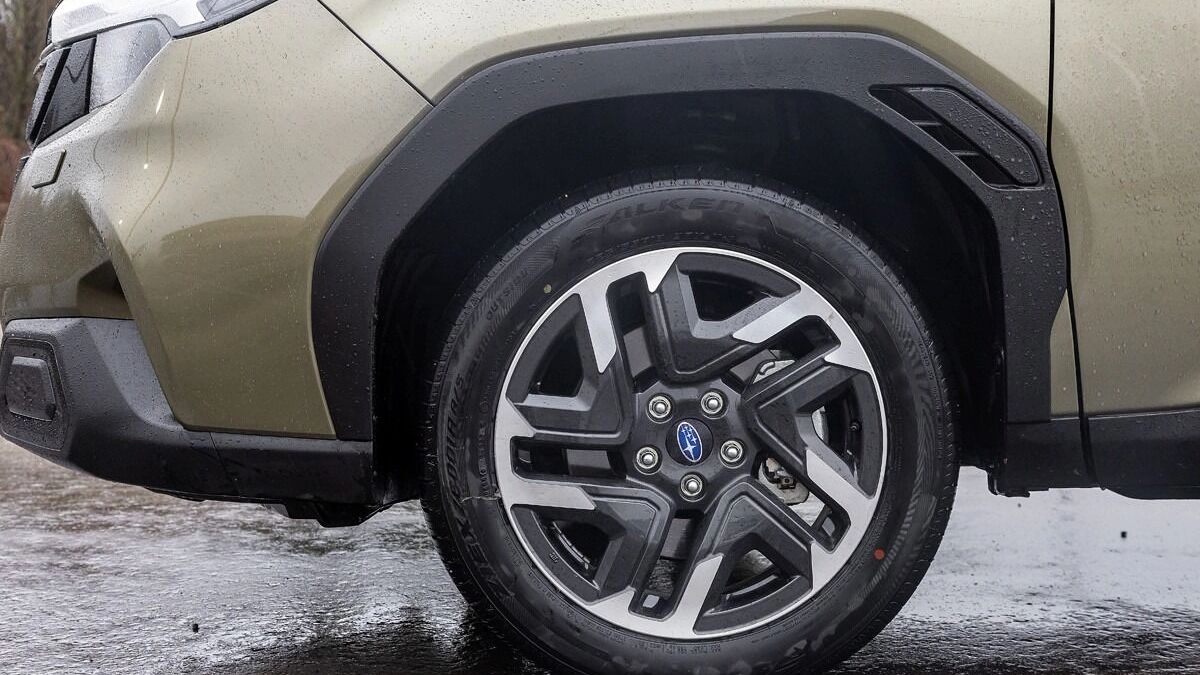 «А я не модный, зато свободный»: чем удивляет новый «Субару Форестер»