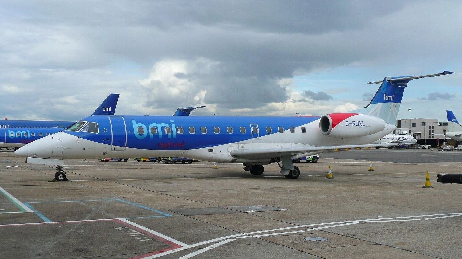Бразильский Embraer ERJ-135 — самый близкий аналог Як-40