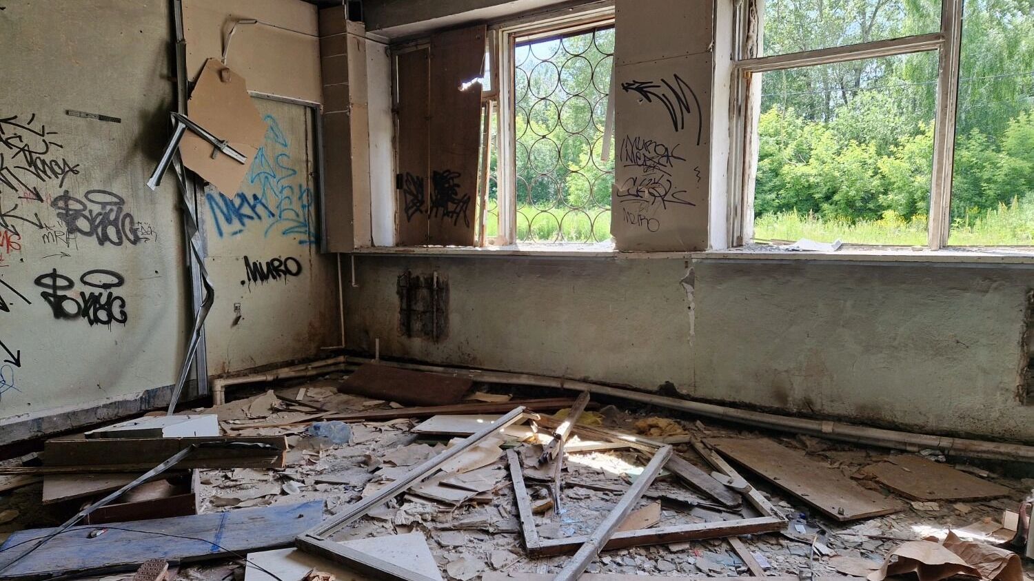 Заброшенное здание ДОСААФ в Нижнем Тагиле