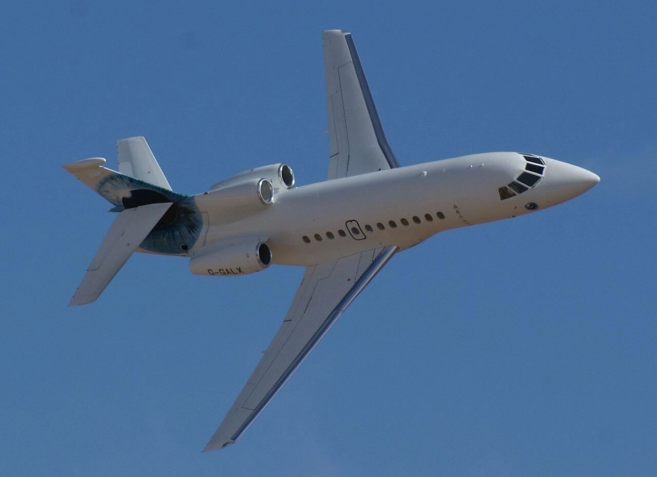 Недорогие бизнес-джеты Dassault Falcon 900EX используют правительства многих стран