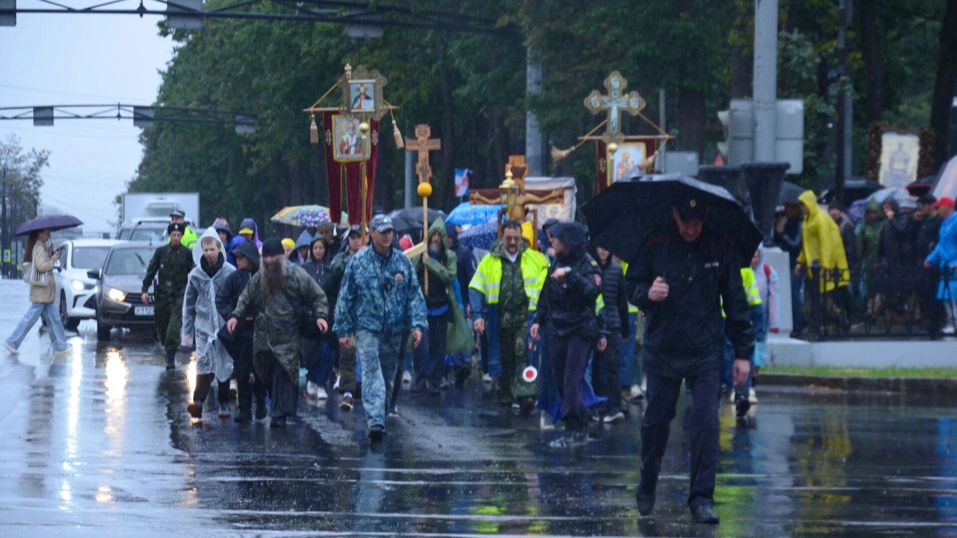 1,5 тысячи человек в Пермском крае принимают участие в Белогорском крестном ходе