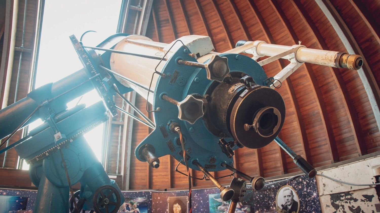 Столичный регион «атаковали» светящиеся объекты. Что видели в небе над Москвой?