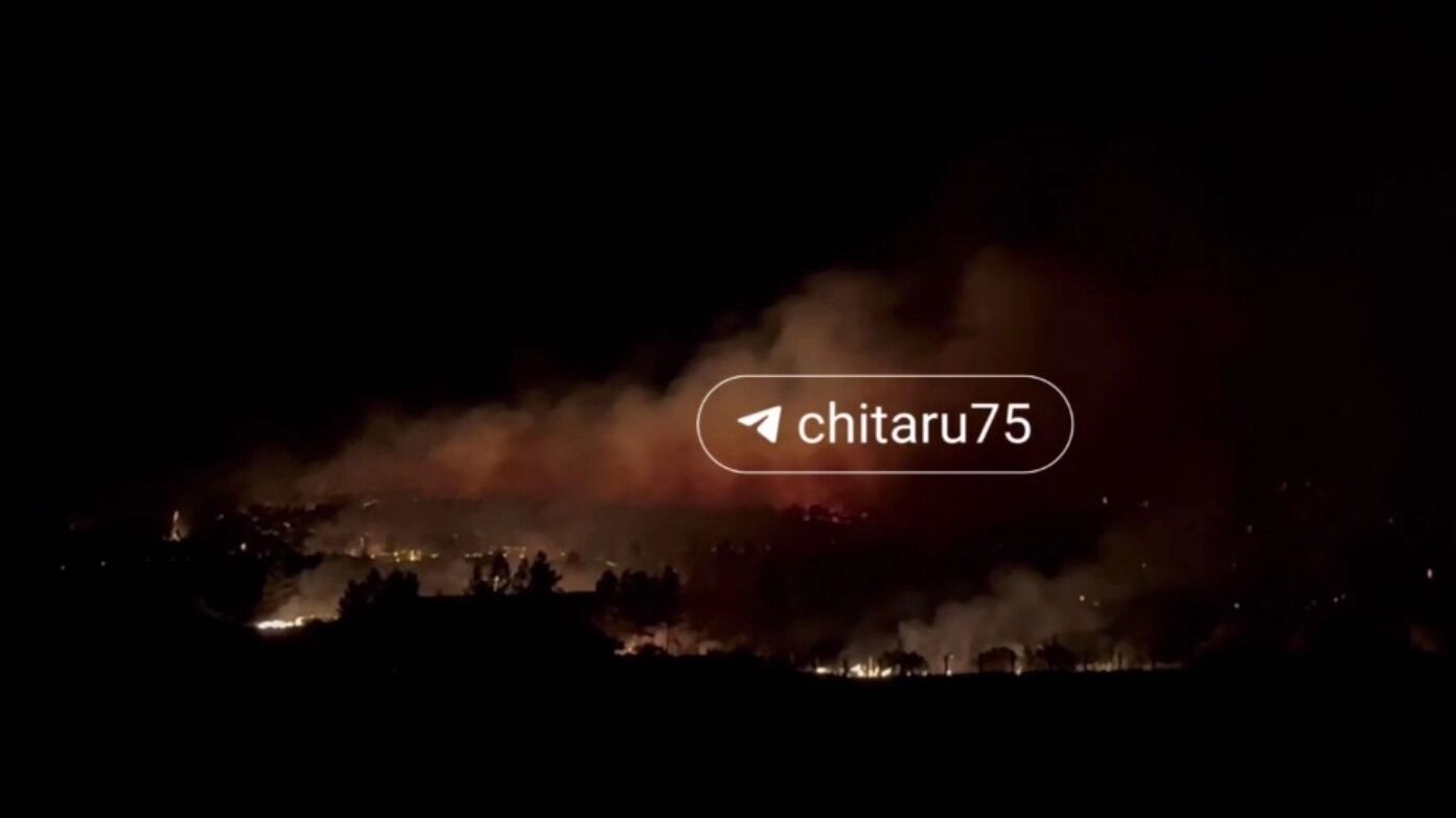 Взрыв и пожары на старом складе боеприпасов в Большой Туре