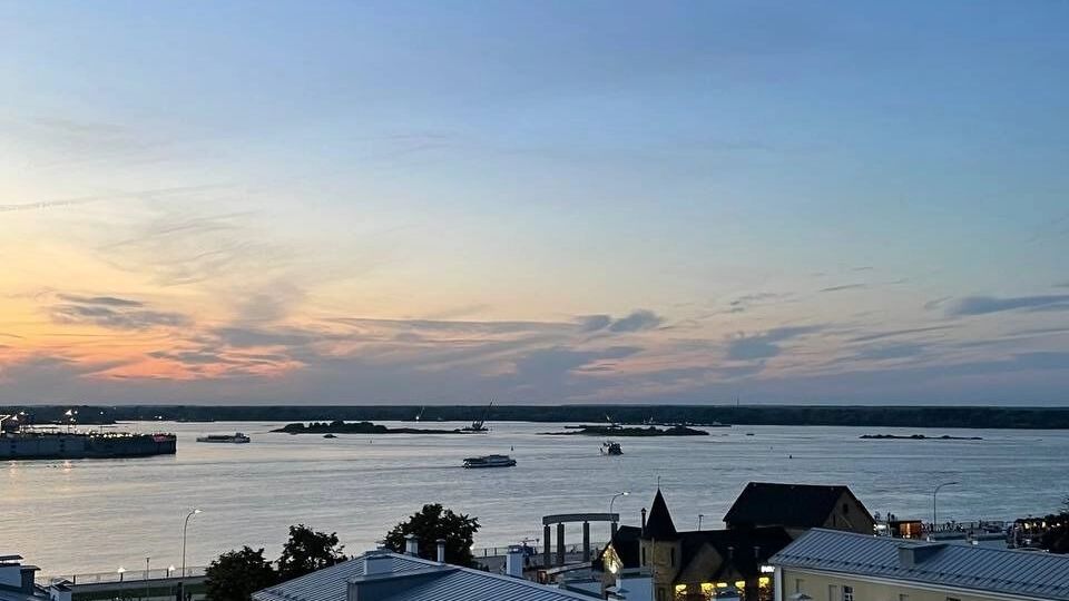 Вид с крыши дома, на которую мы забирались.