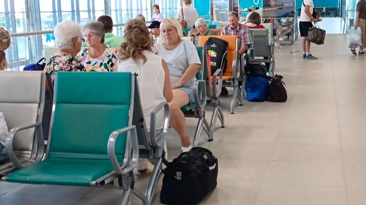 Рейсы задерживаются в Волгограде из-за угрозы БПЛА