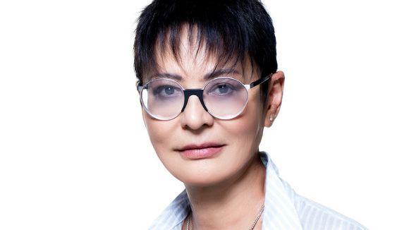 Ирина Хакамада показала 47-летнего сына