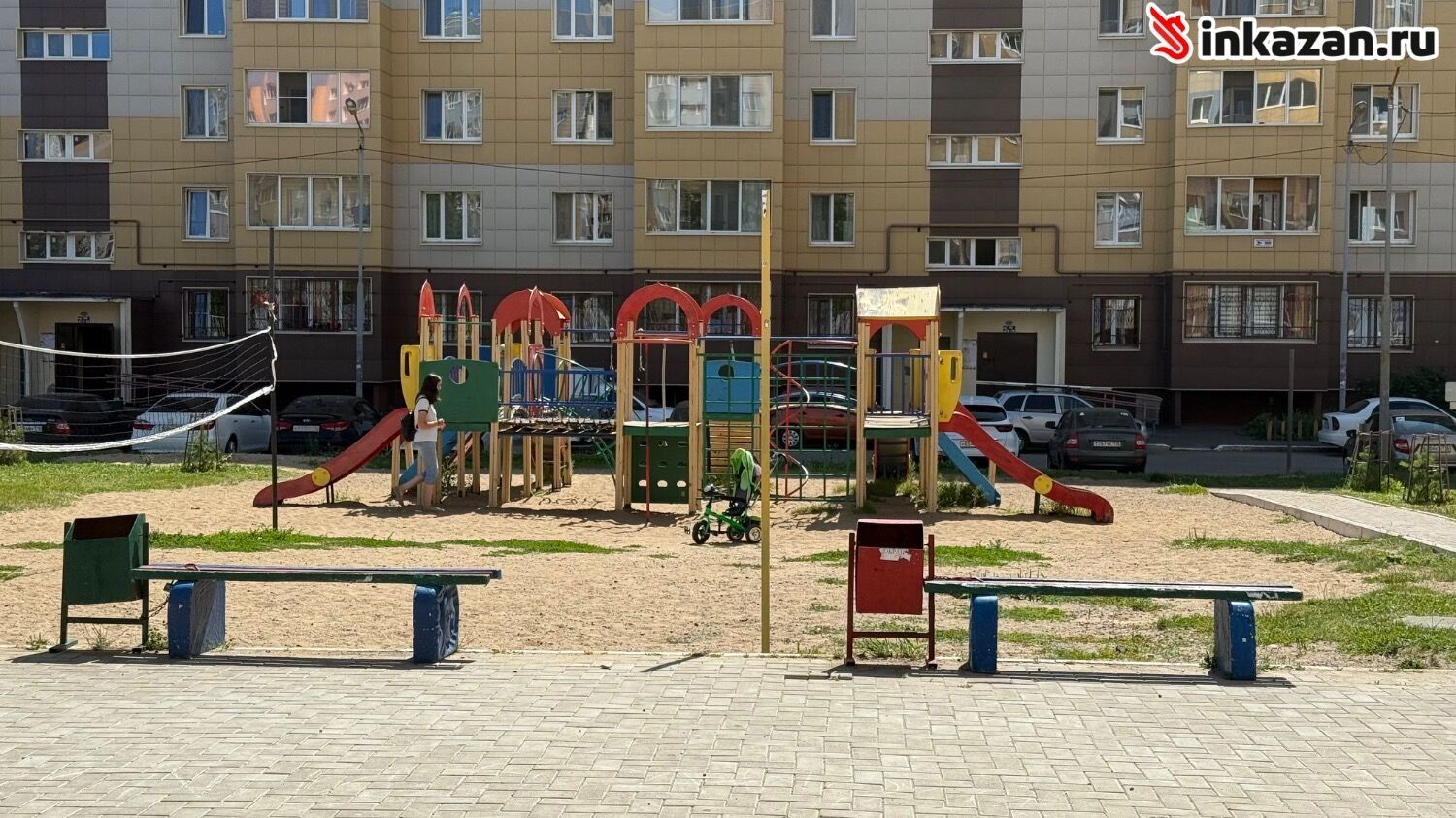 Детская площадка в ЖК "Радужный-1"