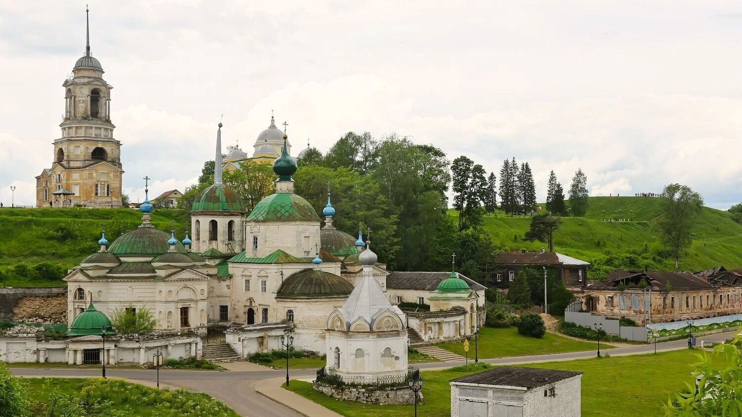 В отпуск осенью в Тверскую глубинку. Три города, паровоз и каменоломни