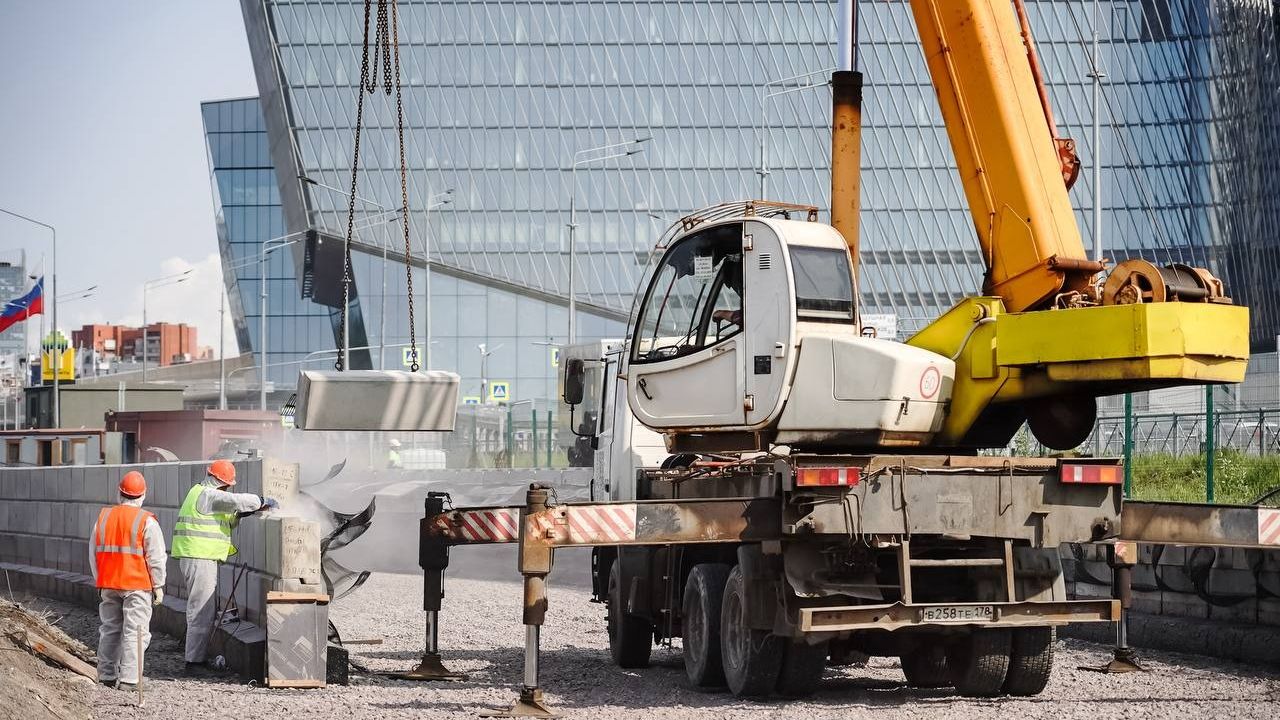 «Упростит жизнь в новых кварталах»: на севере Петербурга строят развязку будущей М-32