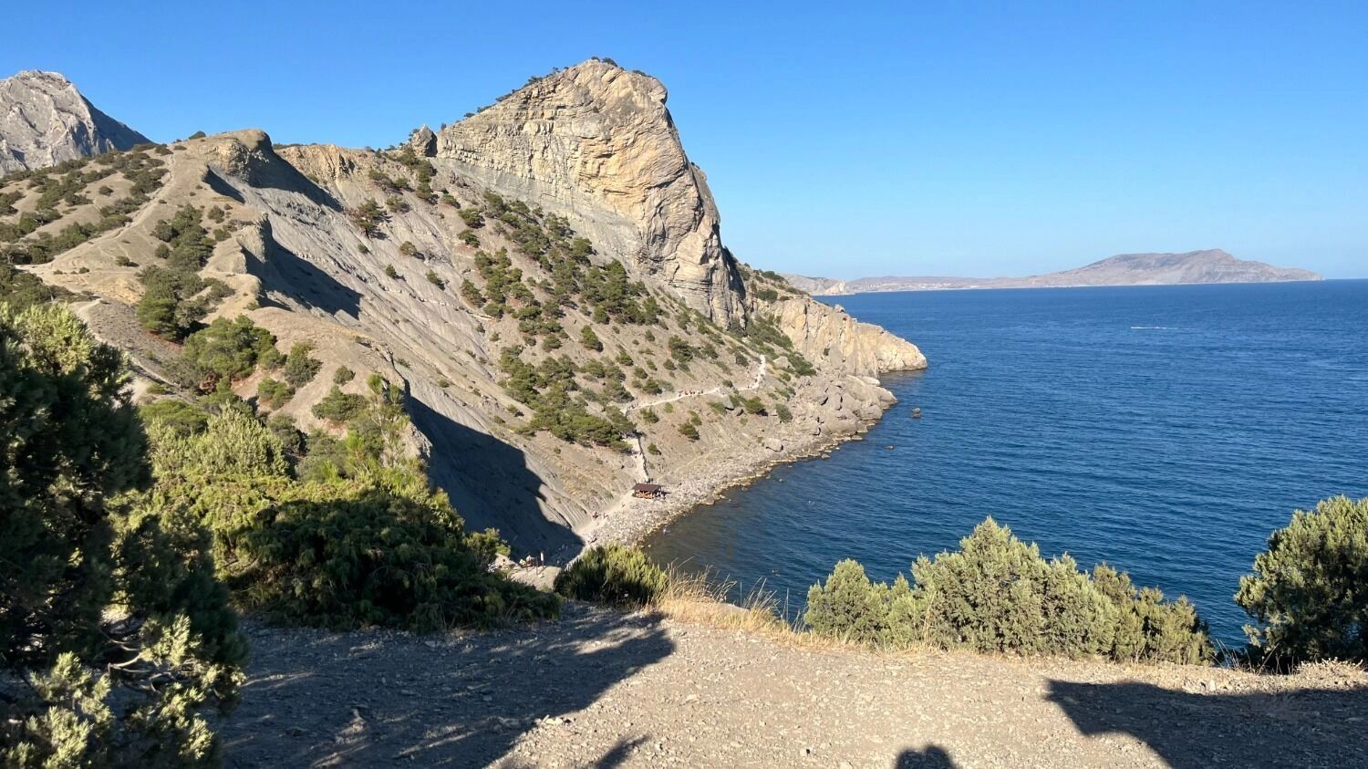 Вид на Разбойничий пляж