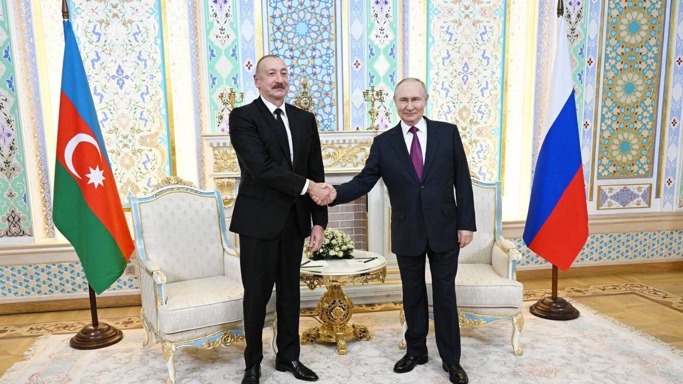 Отработала ПВО: Путин назвал причины катастрофы самолета AZAL