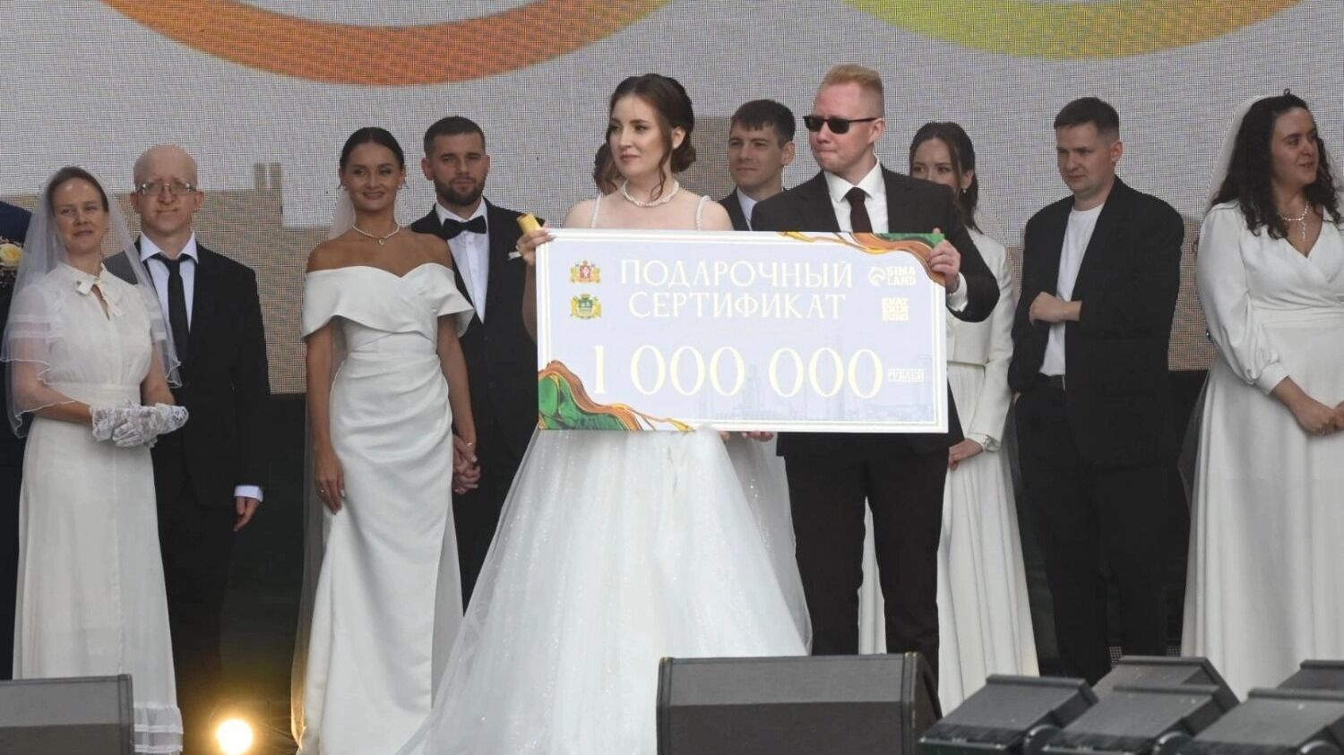 Семья Трониных выиграла 1 млн рублей