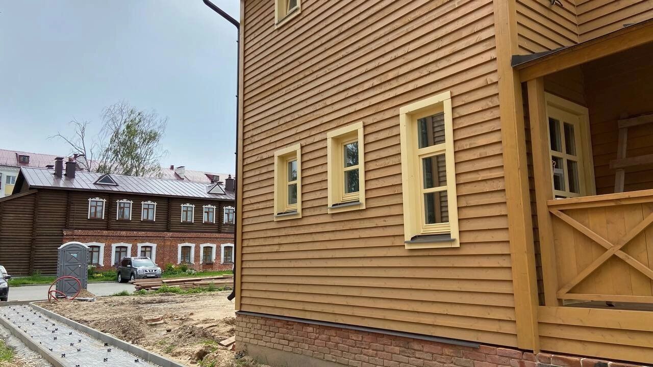 Сегодня рабочие активно трудятся на&nbsp;территории