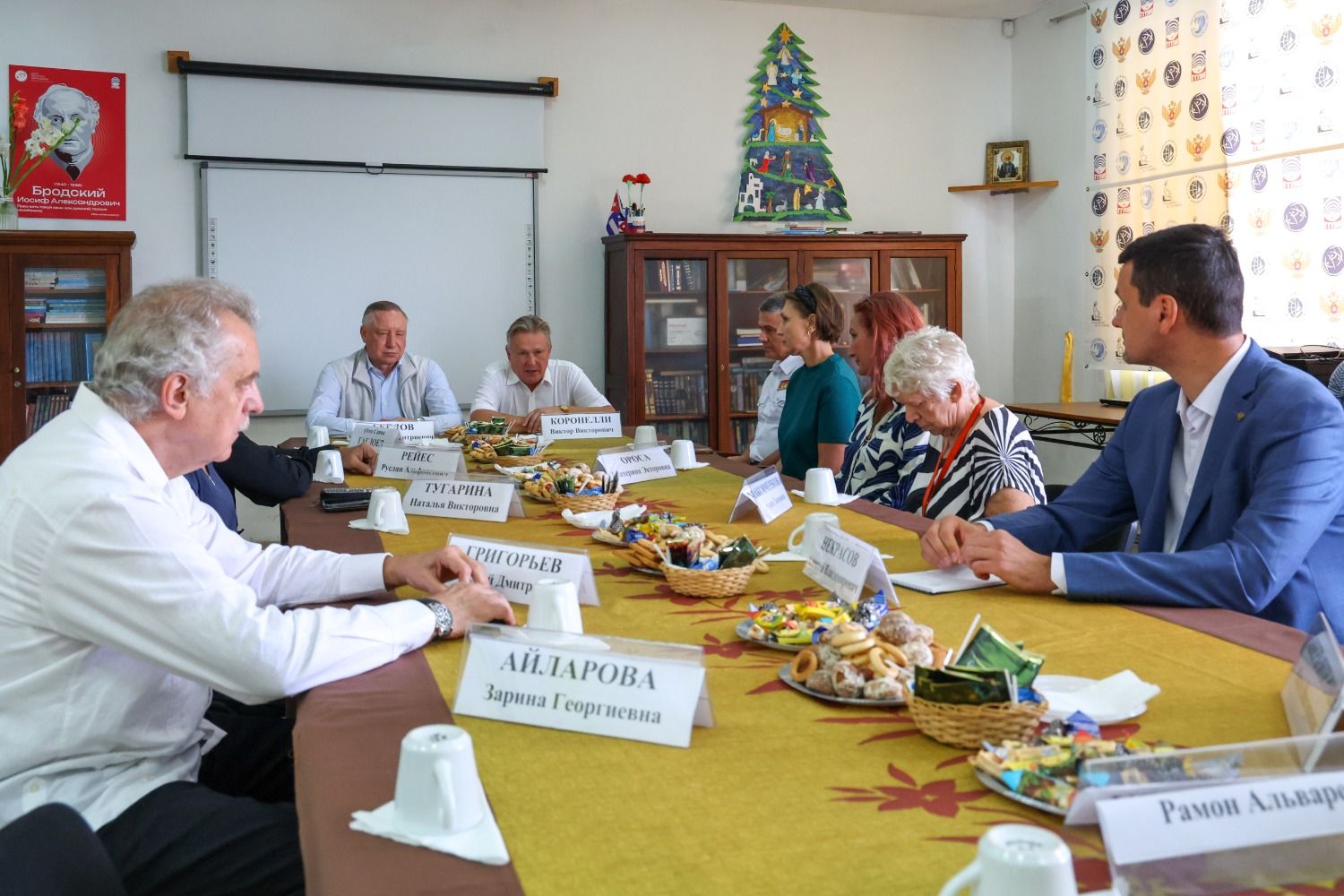 Беглов: Петербург много лет работает над объединением русского зарубежья