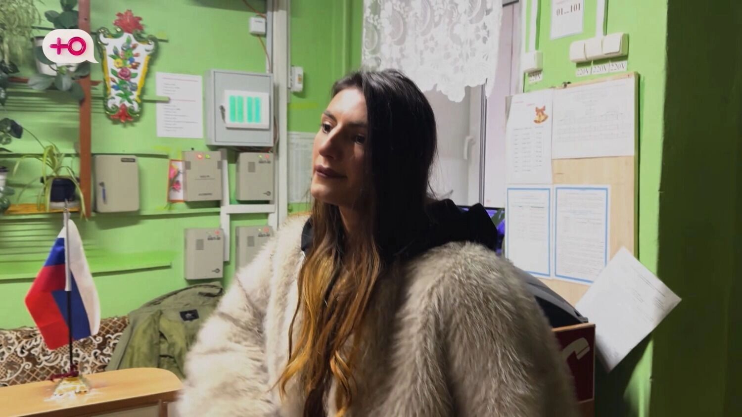 Юсубова попробовала встретиться с сыном в школе, но ребенок на контакт не пошел, а свекровь даже выкинула ее подарок