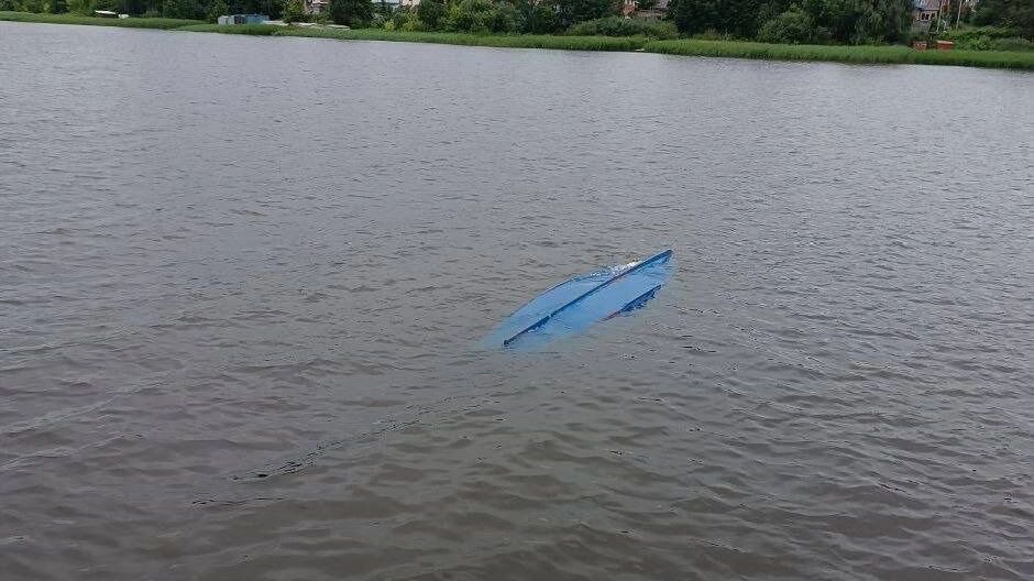 Лодка с тремя детьми перевернулась на пруду в Воткинске