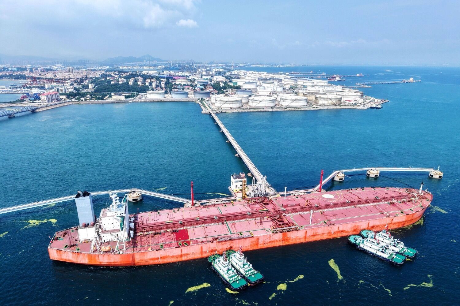 Кто купит российскую нефть? Как изменится мировой рынок после новых санкций США