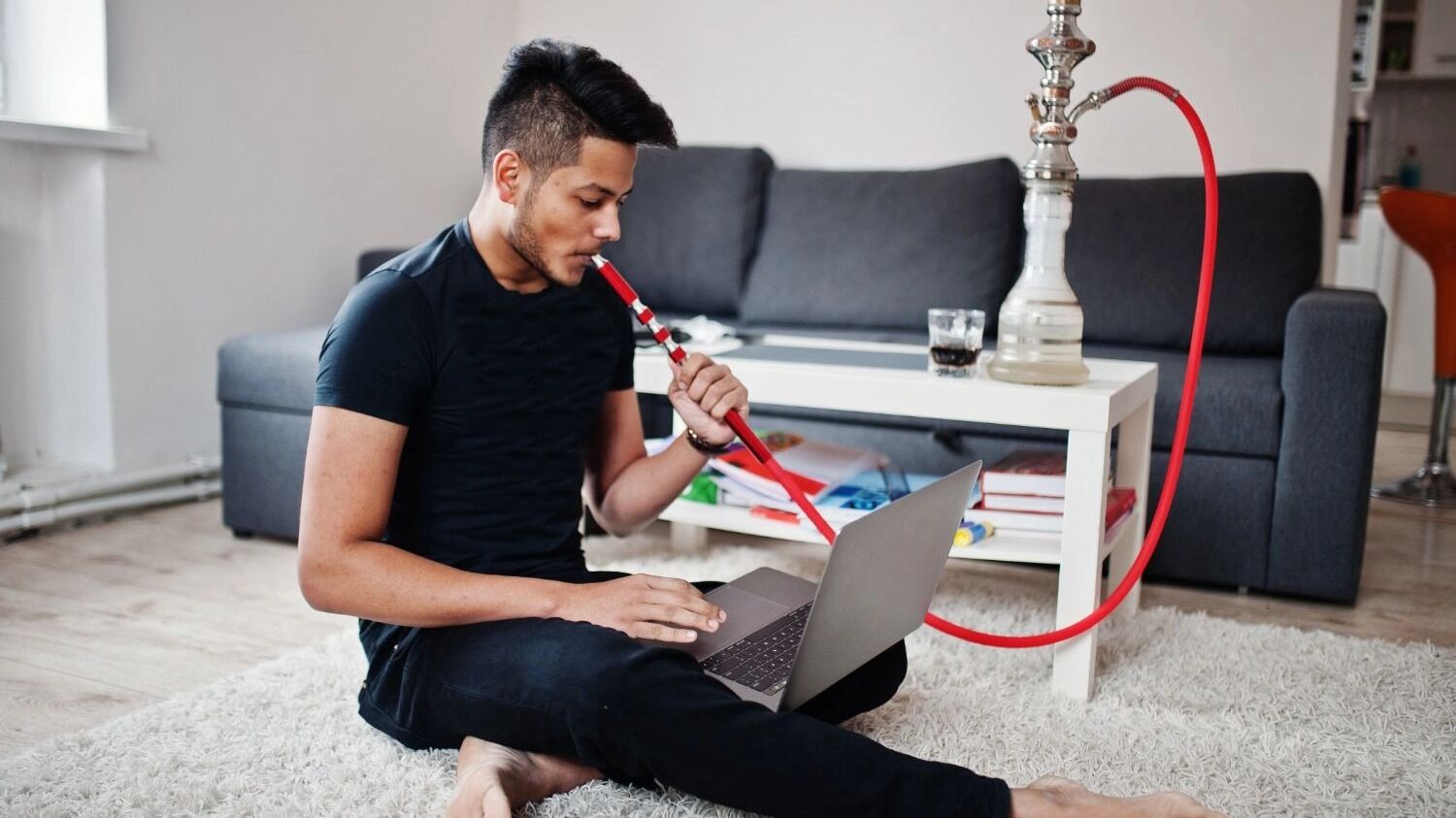 Курени в&nbsp;квартирах и&nbsp;подъездах может нанести серьезный ущерб здоровью соседей