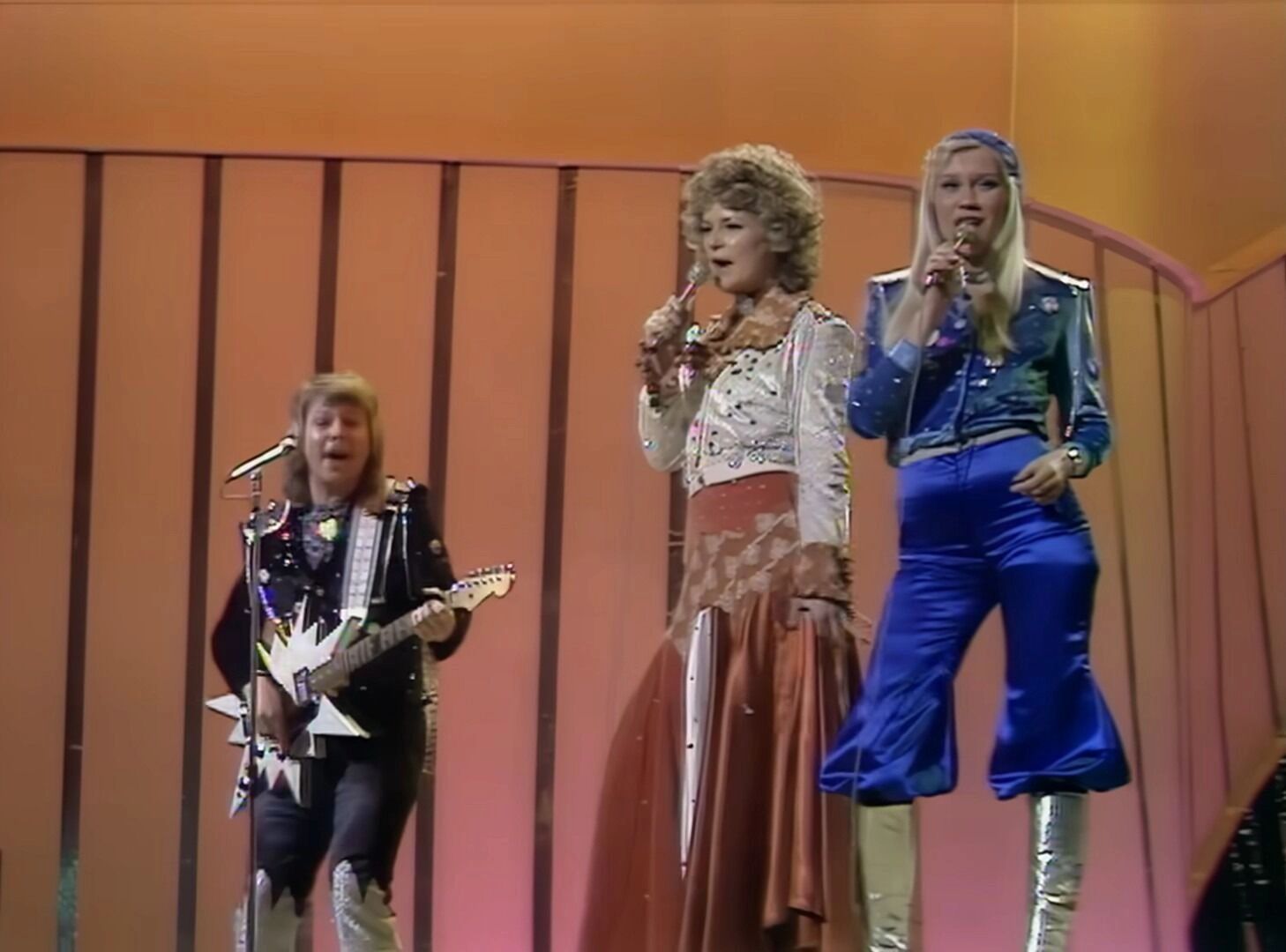 Победа в «Евровидении» положила начало звездной карьере группы ABBA