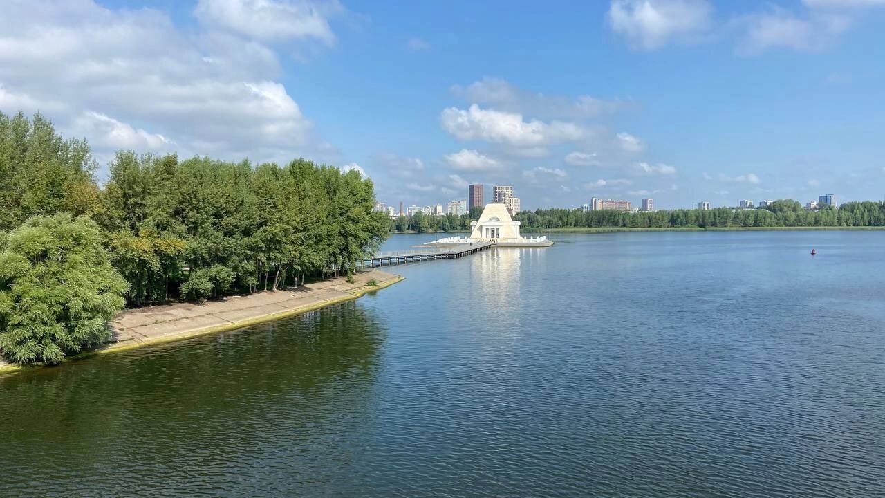На протяжении XIX века памятник несколько раз закрывался на реконструкцию.