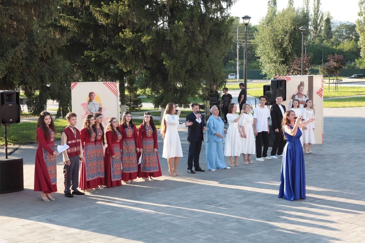 Выступления у Центра народного творчества