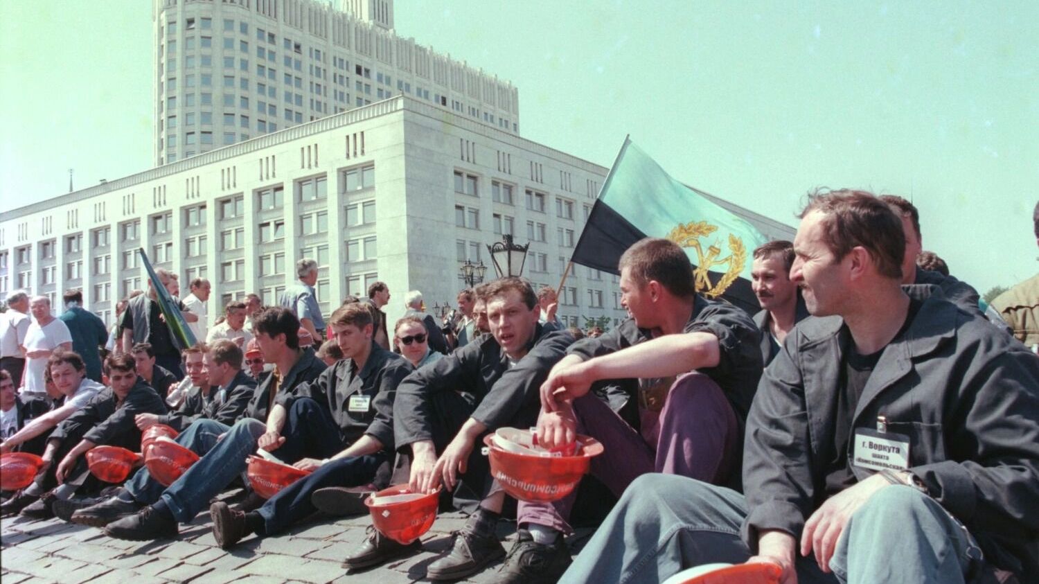 Экономист Смирнов: «Даже крупные предприятия не будут держать лишних работников»