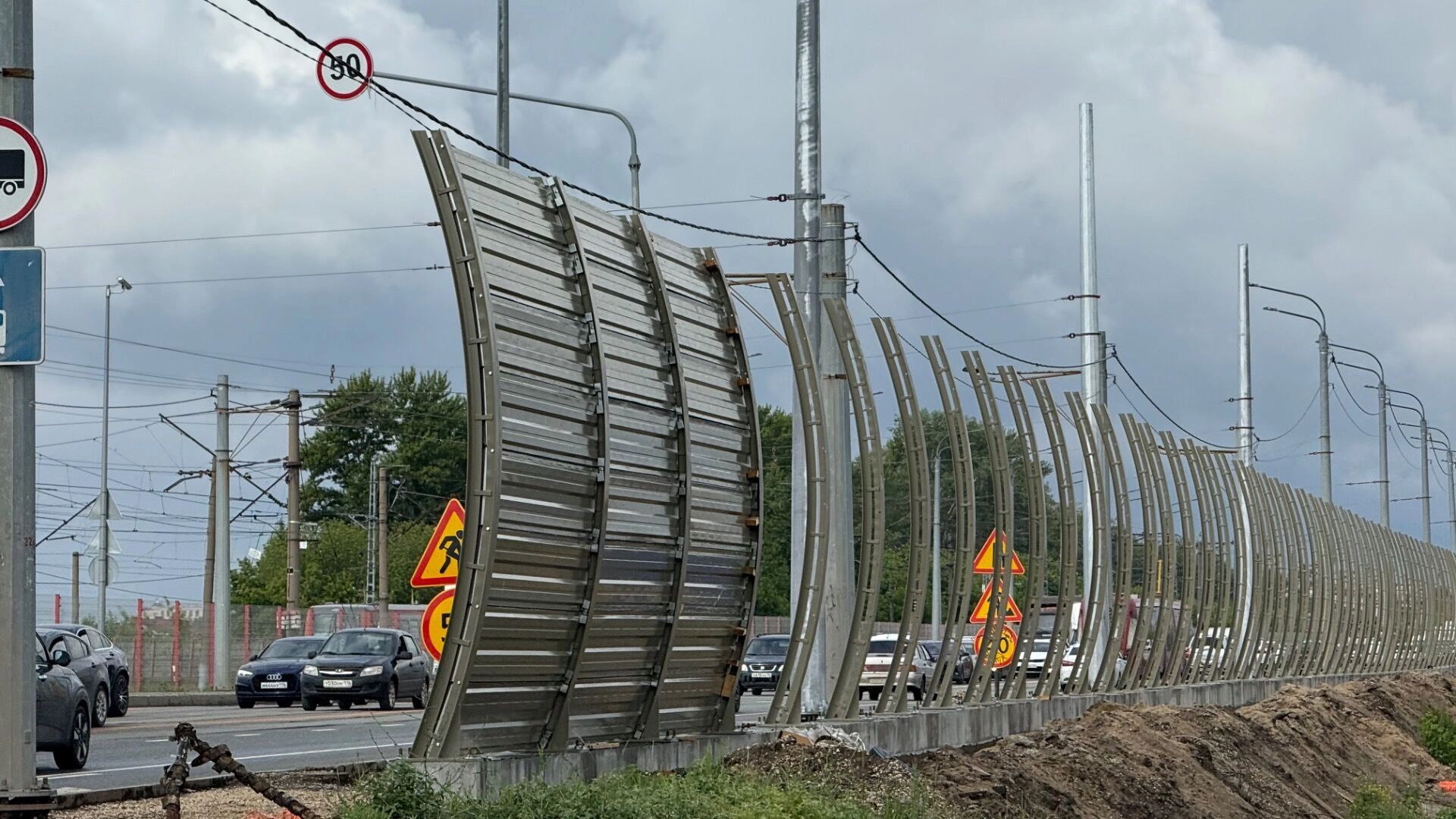 Noise protection screens on Kirovskaya Dam