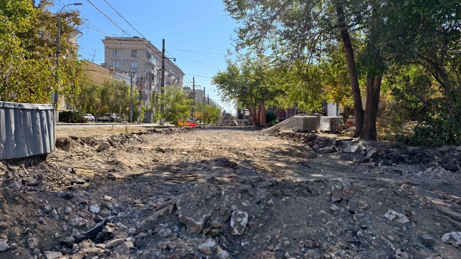 В сквере Симбирцева не стихают работы по благоустройству