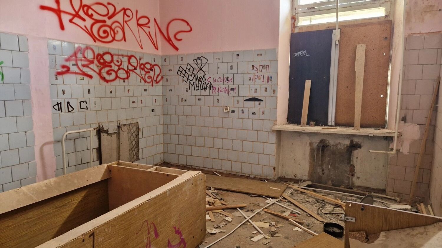 Заброшенное здание ДОСААФ в Нижнем Тагиле