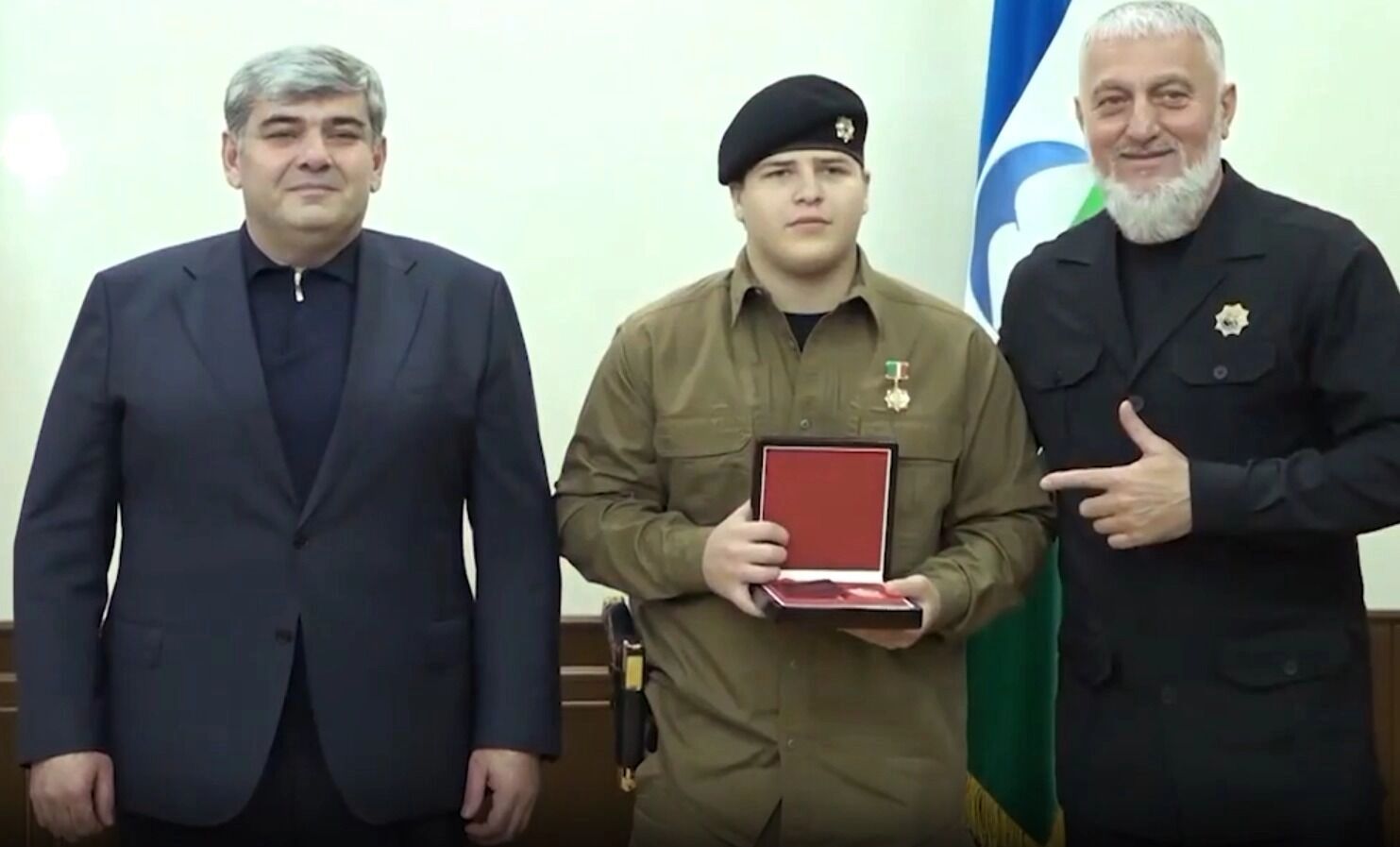 Как у наследника престола: Рамзан Кадыров объяснил, почему его сын получает медали