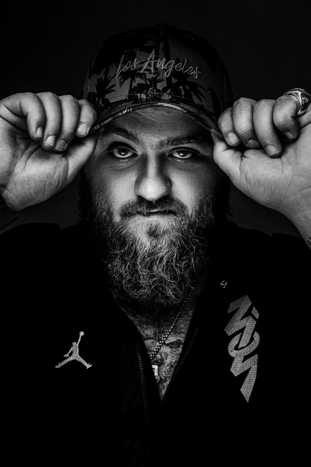 Павел Дедищев — известный комик, обладающий уникальной манерой исполнения и остротой юмора.
