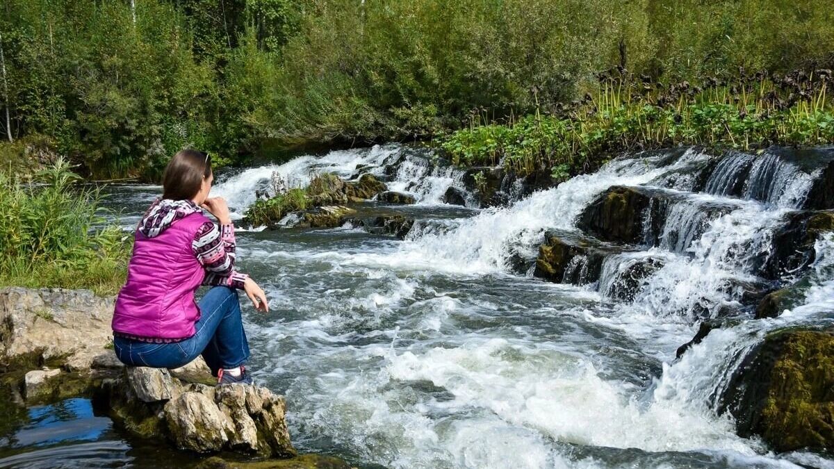 Даже искусственный водопад впечатляет