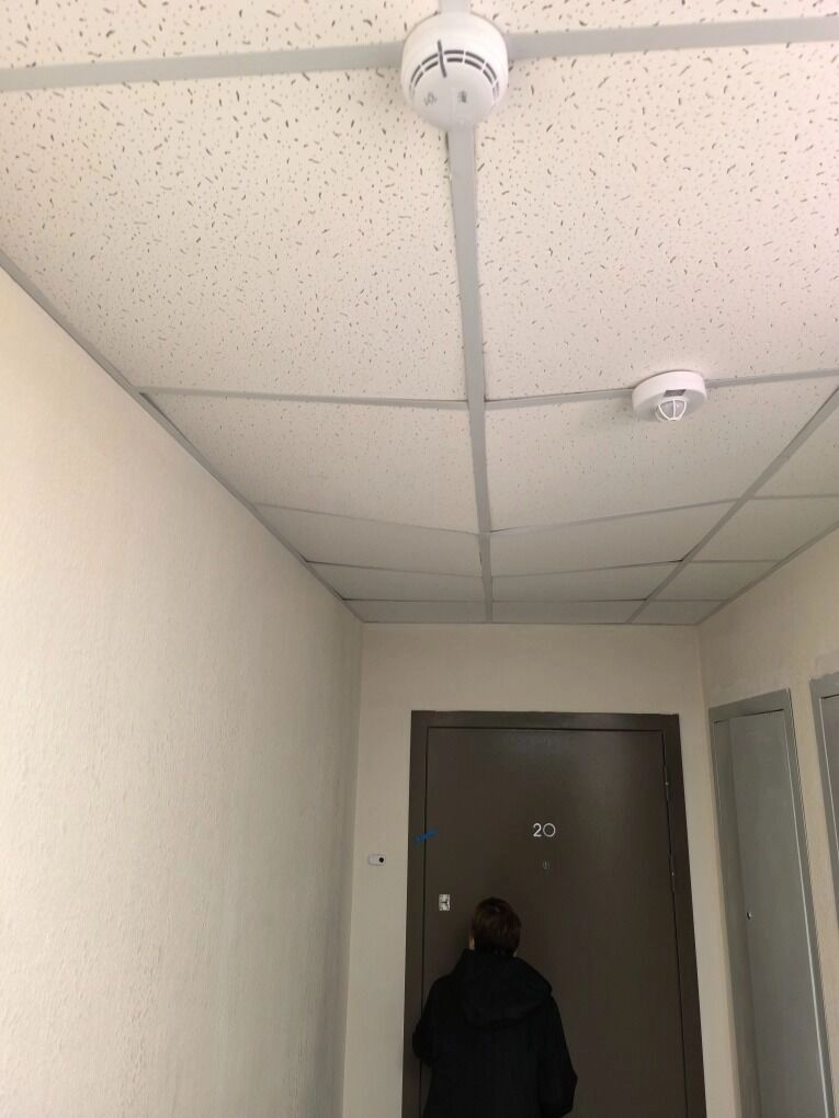 АЗС, кладбище и хорда: жителей дома в Царицино выселяют ради строительства метро