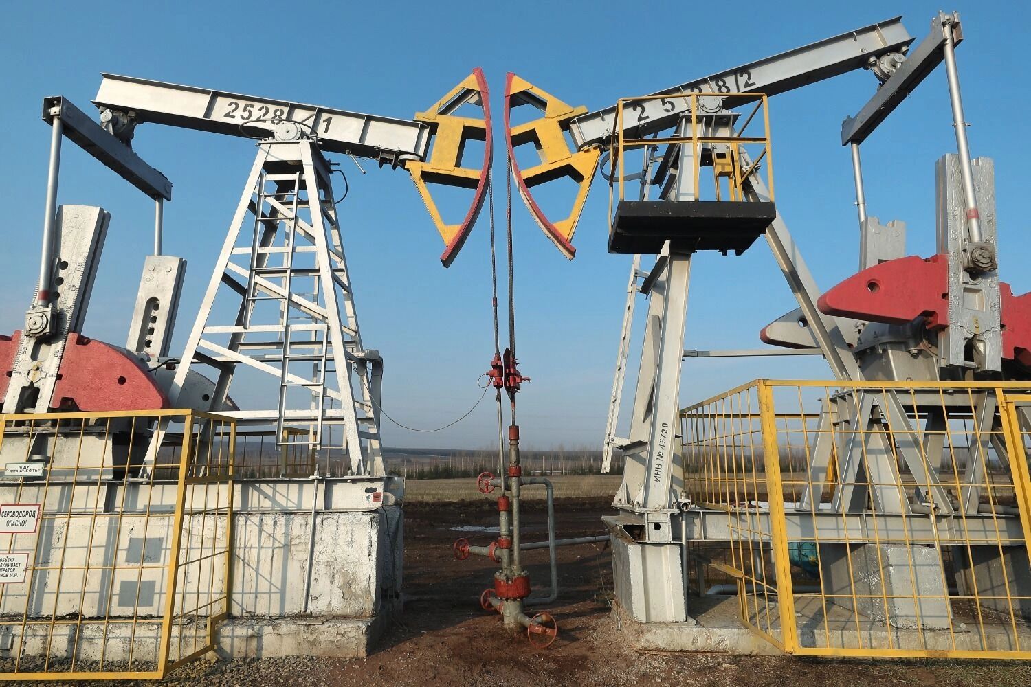 Сокращение доходов от нефтегаза составило 30% с начала года