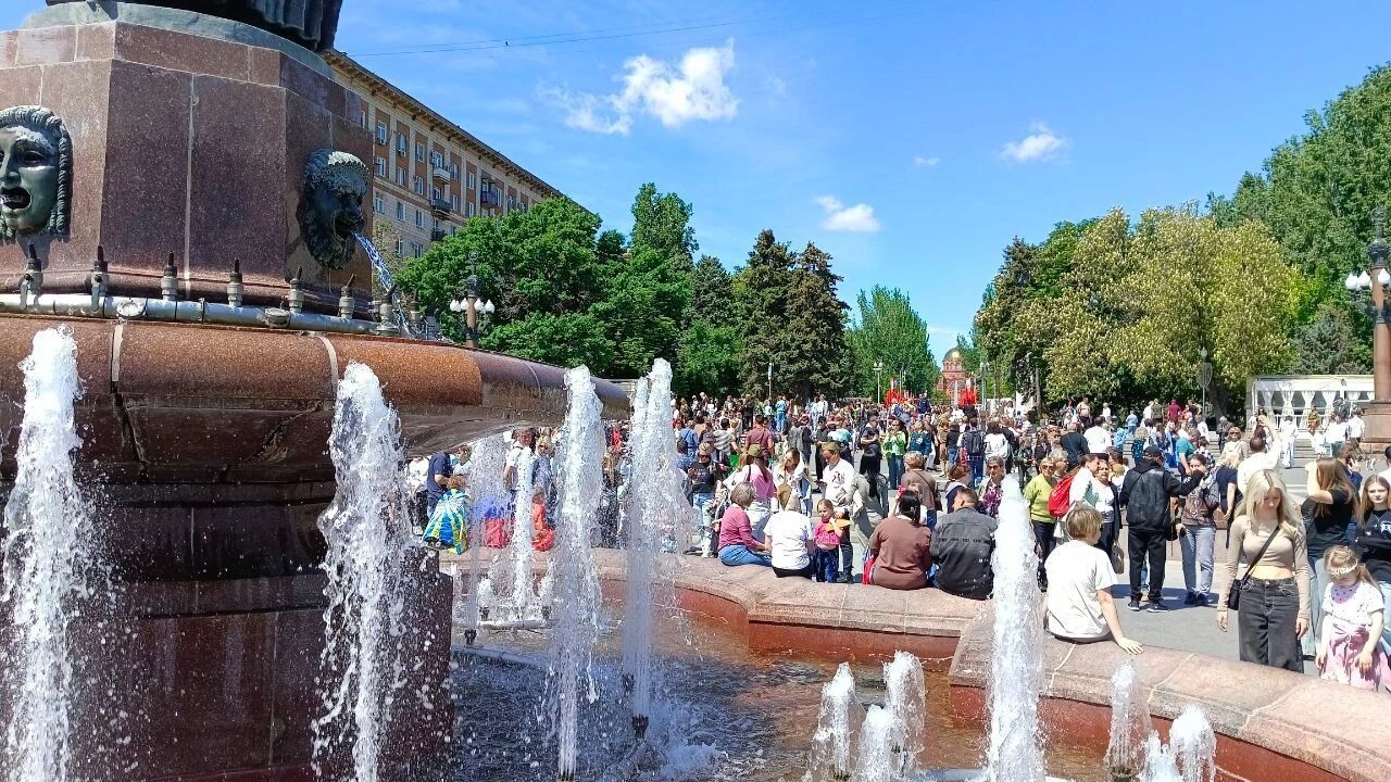 Три тысячи монет на память: как волгоградцы встречали 9 Мая