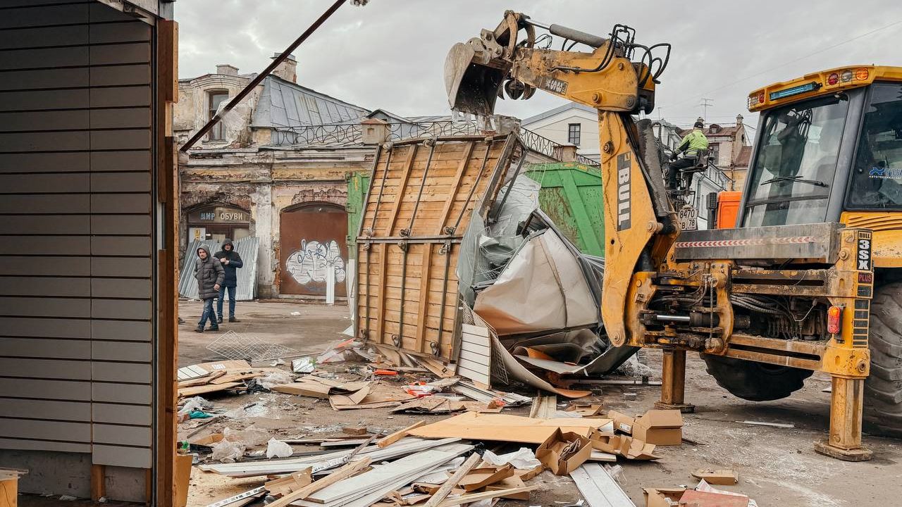 На Апраксином дворе с начала года изъяли товаров на семь миллионов рублей