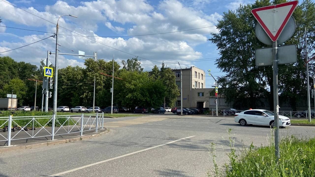 Старые корпуса напоминают реликты, чей век прошёл вместе с эпохой индустриализации.