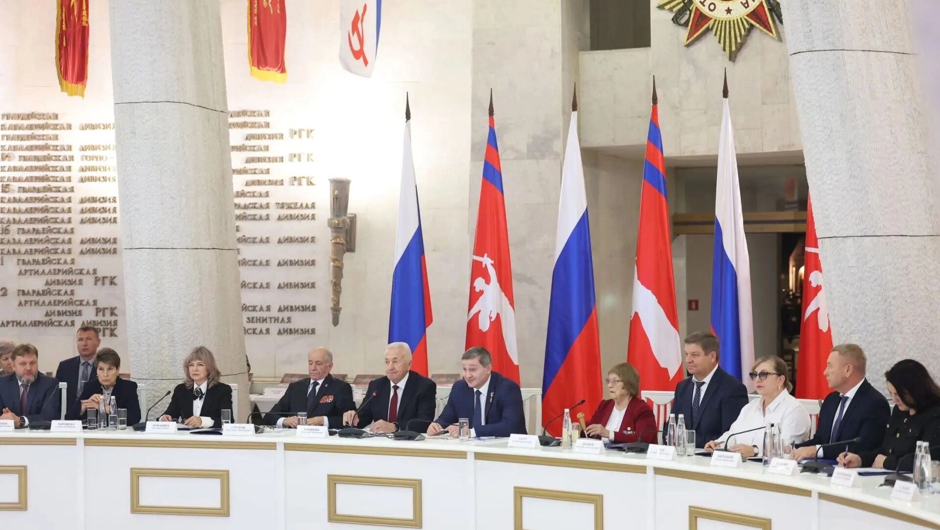 В Волгограде по предложению губернатора переизбрали главу совета ветеранов