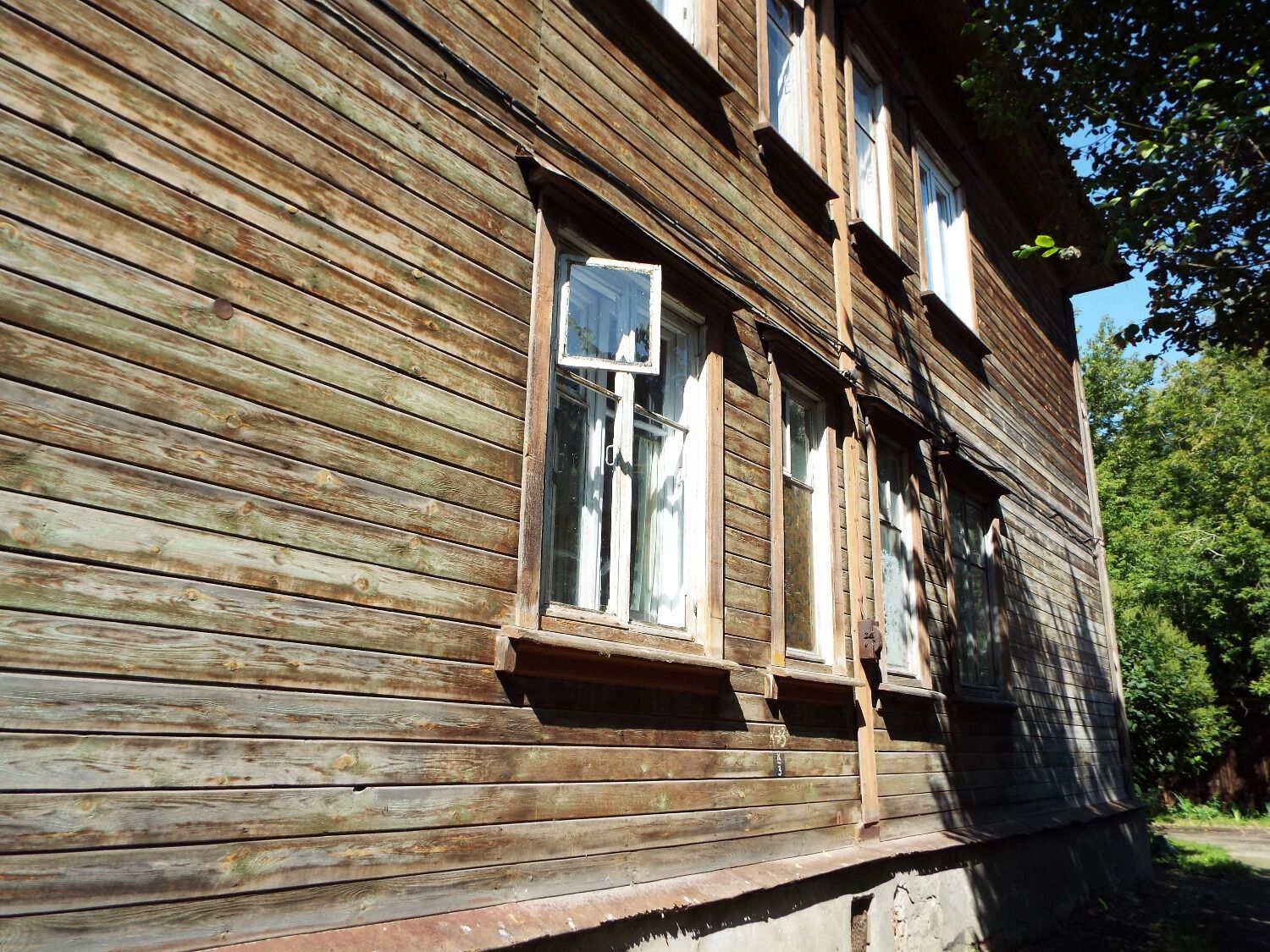 Дома все еще крепкие, но морально устаревшие